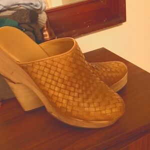 Everlane The Clog in Tan Woven size 8.5
